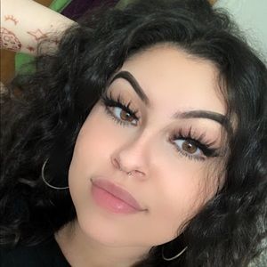 Meet your Posher, Natalie